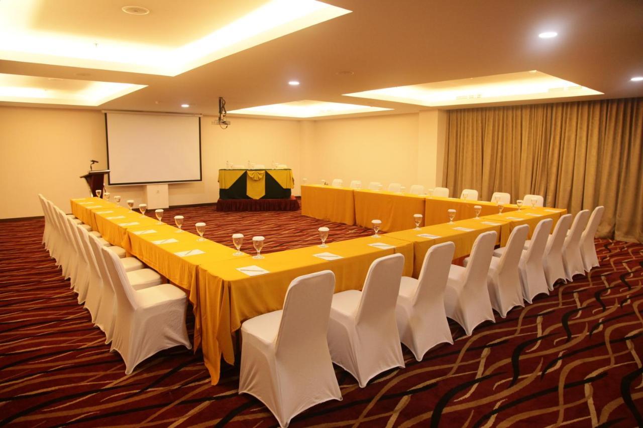 Winstar Hotel Pekanbaru Luaran gambar